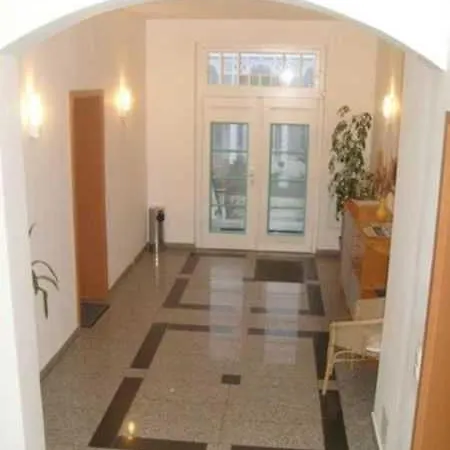 Duenenhaus Зеллин